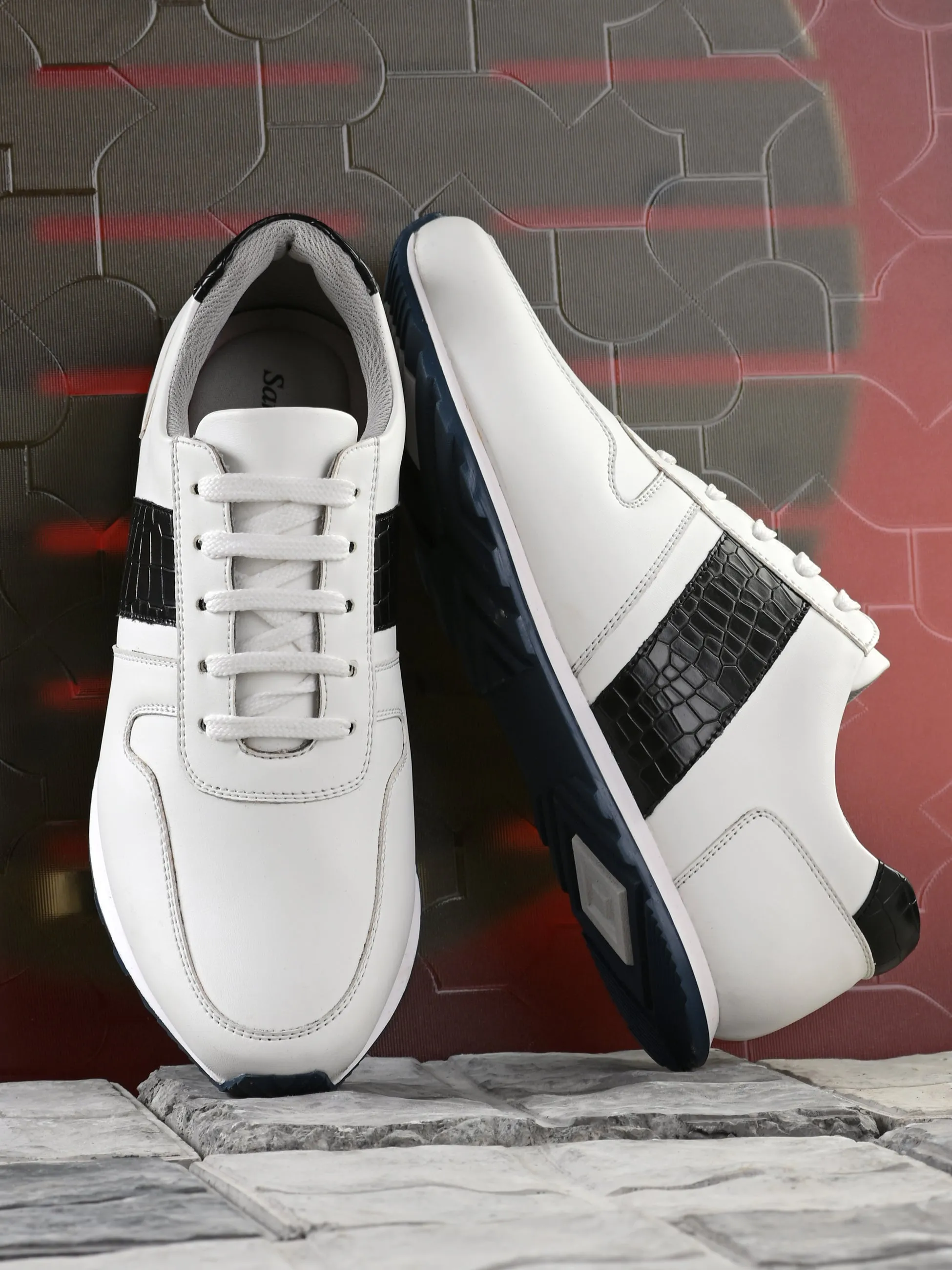 Apexx White Casual Sneakers