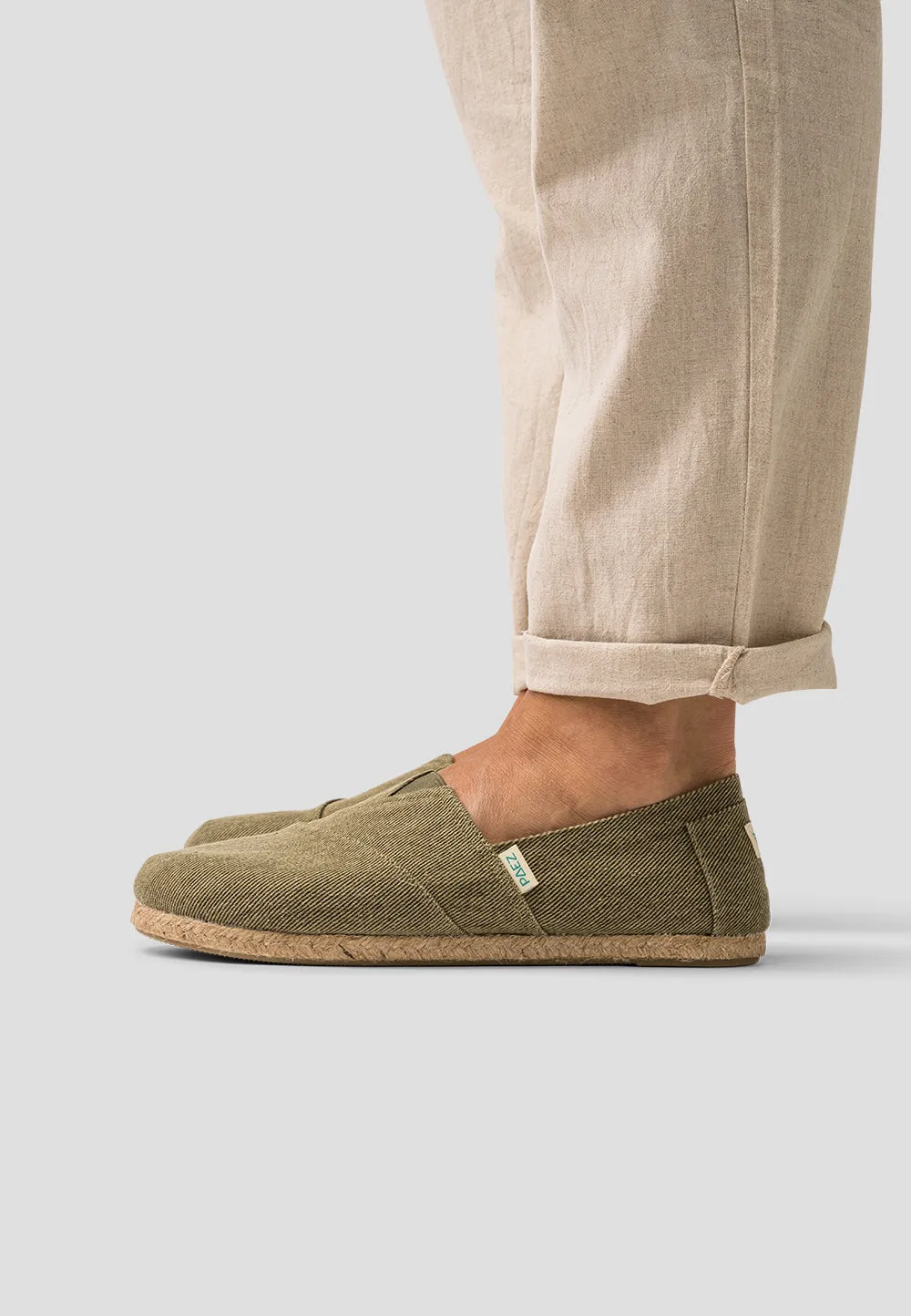 CLASSIC ESSENTIAL KHAKI